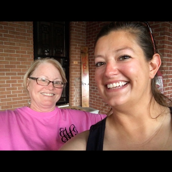 Meet your Posher, Becca - Picture 1 of 1